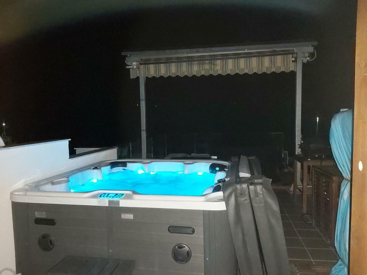 Luxury Apartment By The Sea With Private Whirlpool And Terrace 50M2 Posedarje Eksteriør bilde
