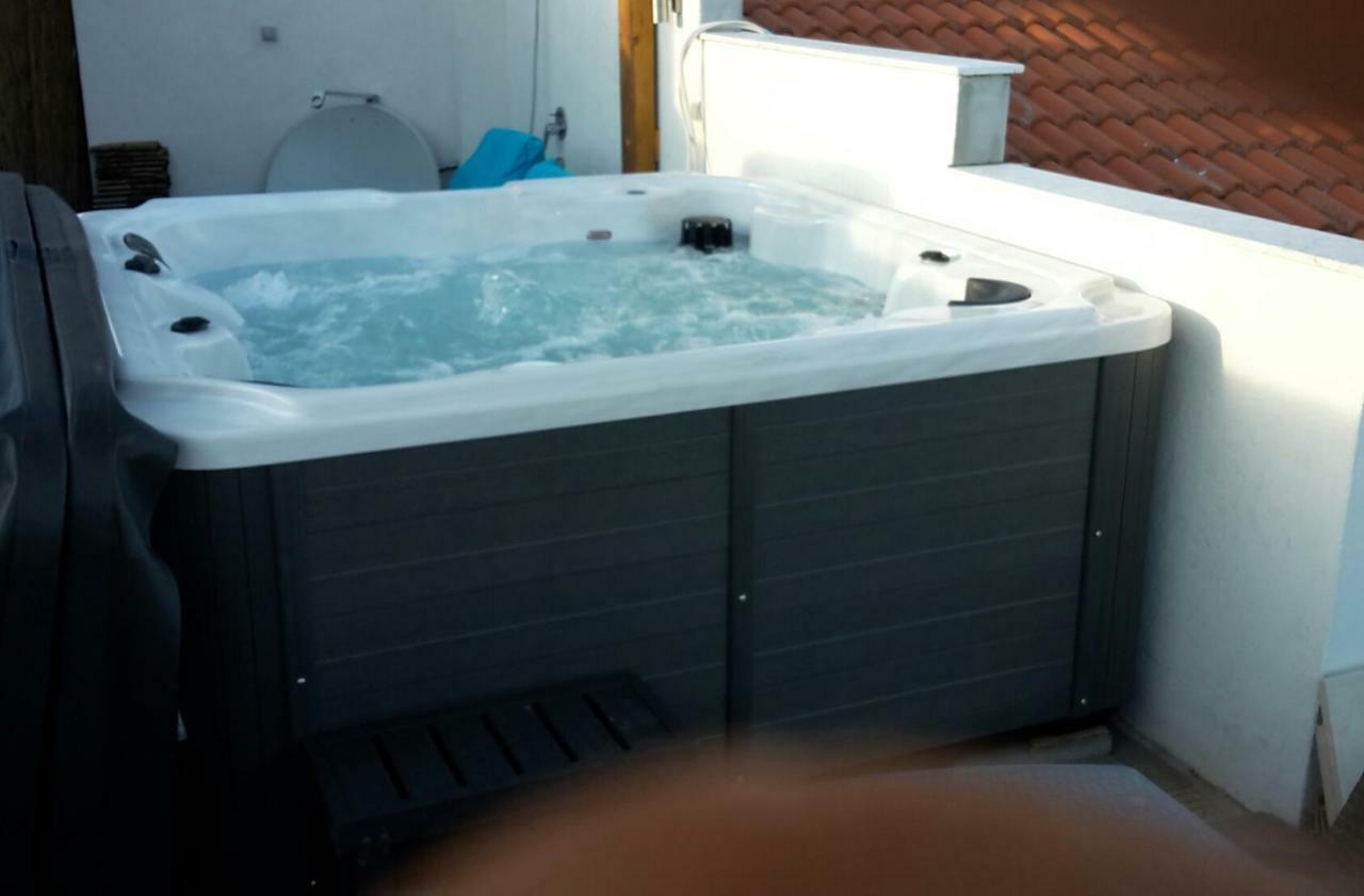 Luxury Apartment By The Sea With Private Whirlpool And Terrace 50M2 Posedarje Eksteriør bilde