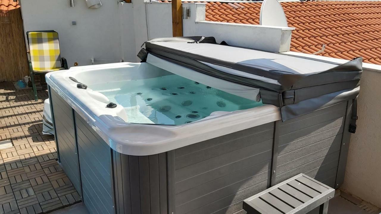Luxury Apartment By The Sea With Private Whirlpool And Terrace 50M2 Posedarje Eksteriør bilde